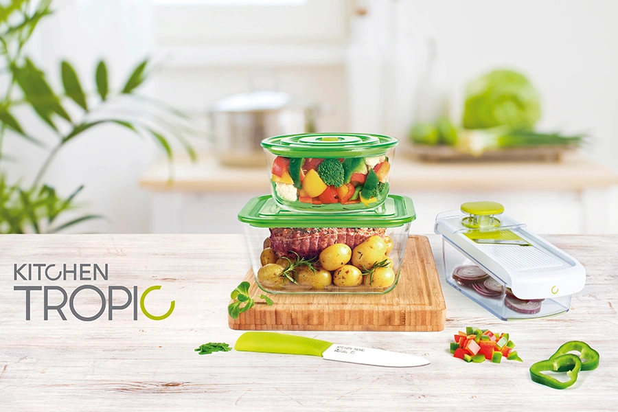 Utensilios de cocina con comida